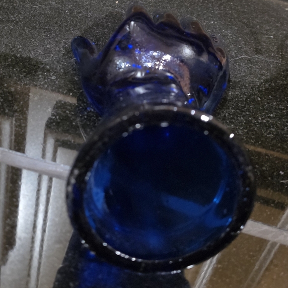 Vintage Cobalt Blue Glass Hand Jewelry Ring Holder. Small bubble back of pointer - Picture 4 of 9